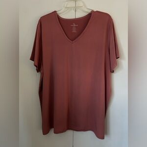 Essentials Woman’s Short Sleeve V-Neck Shirt in Rose.